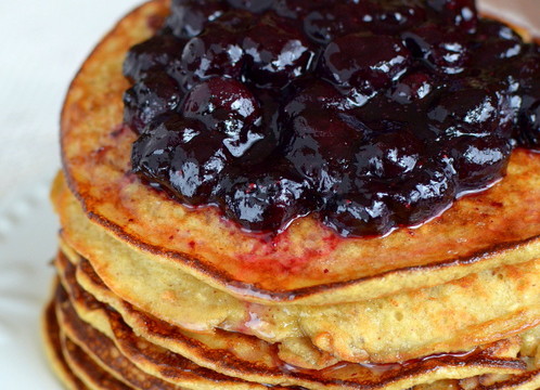 Skinny-Banana-Oatmeal-Pancakes | www.4hourbodygirl.com