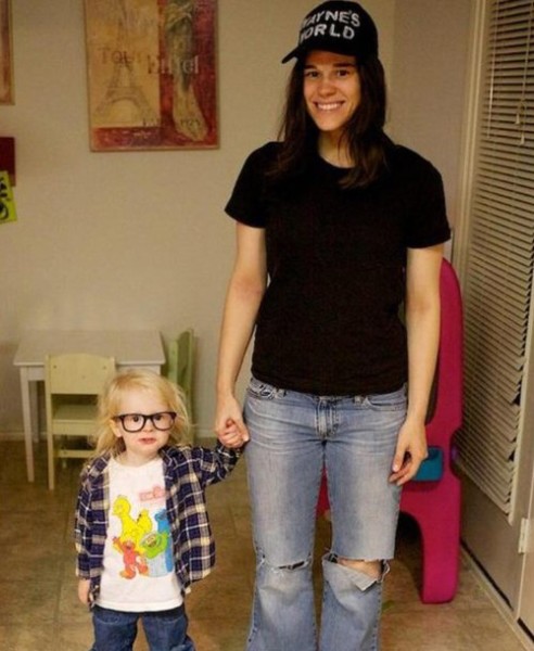 WAYNE AND GARTH MOM AND BABY HALLOWEEN COSTUMES